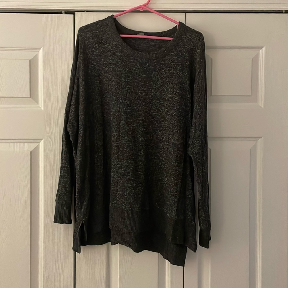 Oversized sweater with side slits